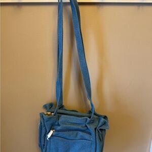 Blue Solid Shoulder Bag Zipper Accent Pockets Zip Closure Casual Rectangle
